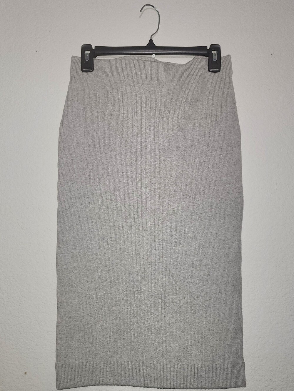 Express Light Gray Off-Shoulder Ribbed Top - Picture 2 of 2